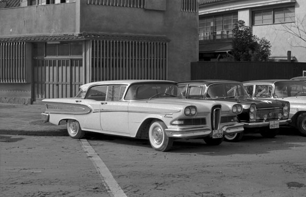 (01-1b)(071-18) 1958 Edsel Citation 4dr Hardtop Sedan.jpg